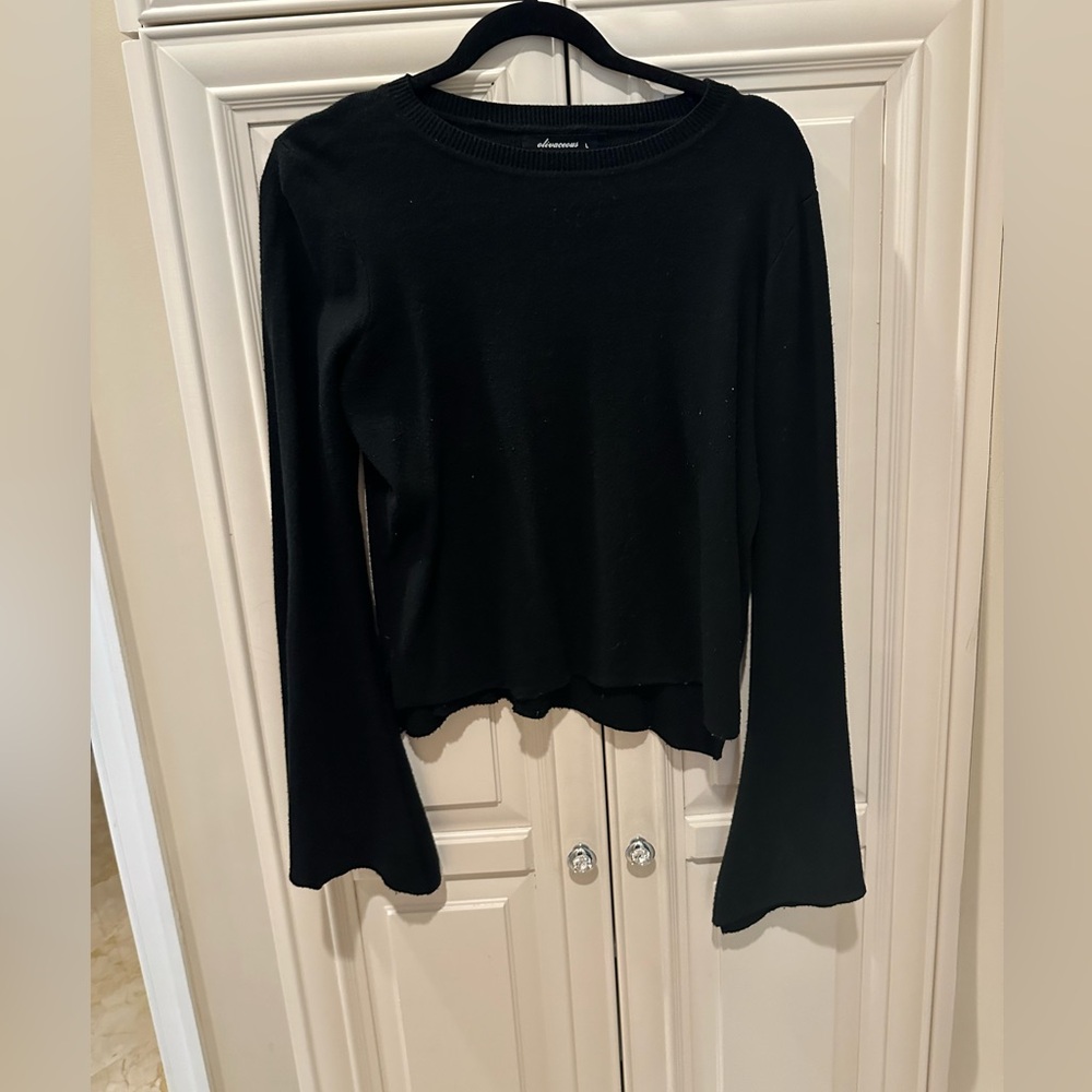 Bell sleeve cropped black sweater
